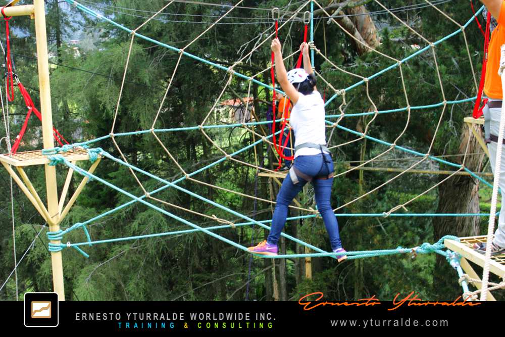 Team Building Colombia | Outdoor Training con dinámicas de cuerdas para el trabajo en equipo