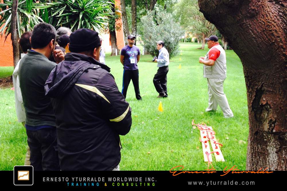 Team Building Bogotá | Outdoor Training con dinámicas de liderazgo y colaboración